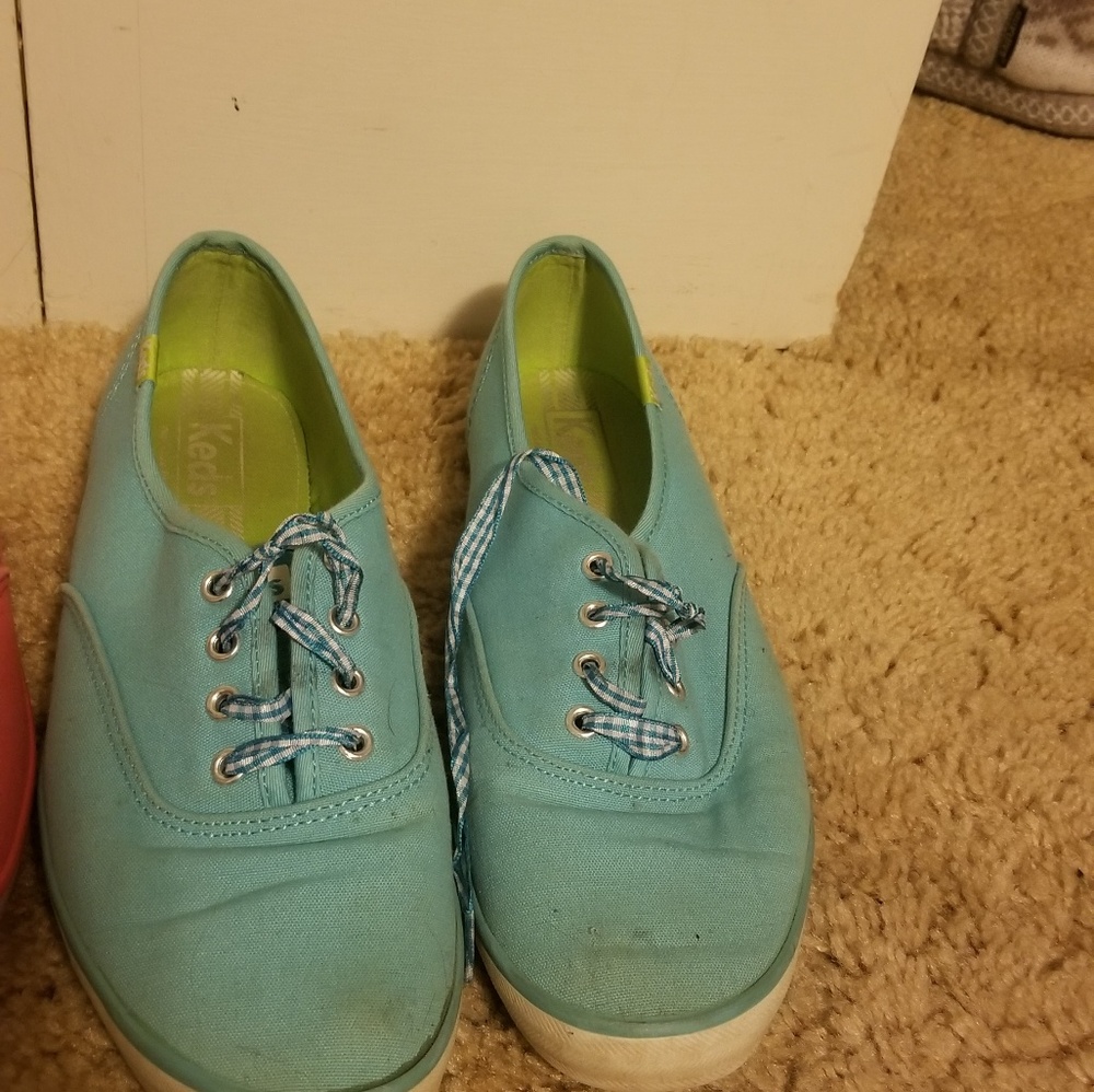 Sky blue keds